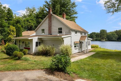 25 Willow Dr, Hope Valley, RI, 02832-1640 | Card Image