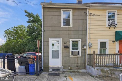 216 Barclay St, BURLINGTON, NJ, 08016-1702 | Card Image