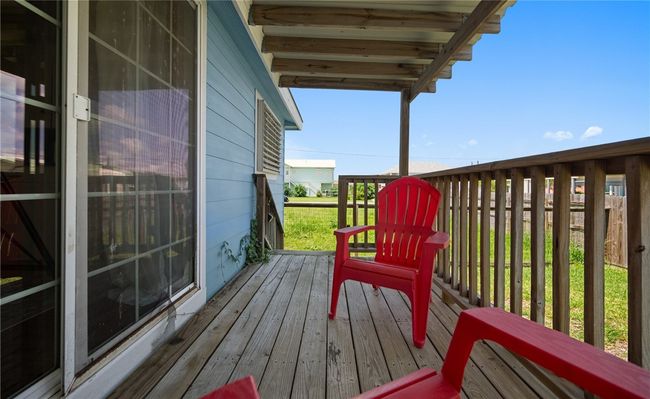 1127 S Live Oak St, House other with 2 bedrooms, 2 bathrooms and null parking in Rockport TX | Image 19
