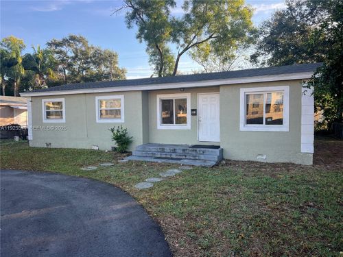 2440 31st Ave, Fort Lauderdale, FL, 33311-2737 | Card Image