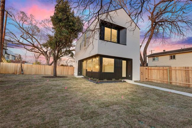 1804 Sylvan Dr, House other with 2 bedrooms, 3 bathrooms and 1 parking in Austin TX | Image 8