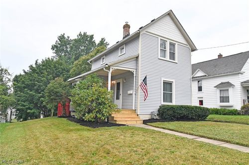 8 Greenbriar Ave, Rittman, OH, 44270-1620 | Card Image
