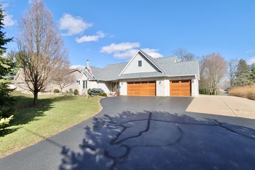 10107 Atwood Road, Roscoe, IL, 61073 | Card Image