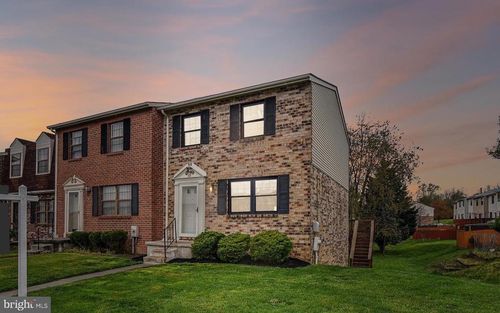 28 Winslow Park Dr, CATONSVILLE, MD, 21228-3688 | Card Image