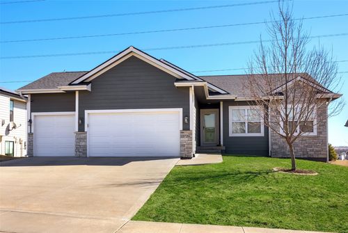 2726 Shady Lane Dr, Norwalk, IA, 50211-9765 | Card Image