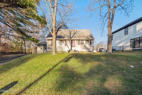 829 Troy Schenectady Rd, Latham, NY, 12110-1611 | Card Image