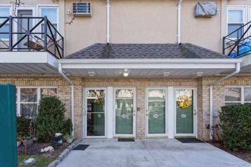 308 Cambridge Ct, Glen Cove, NY, 11542-3097 | Card Image