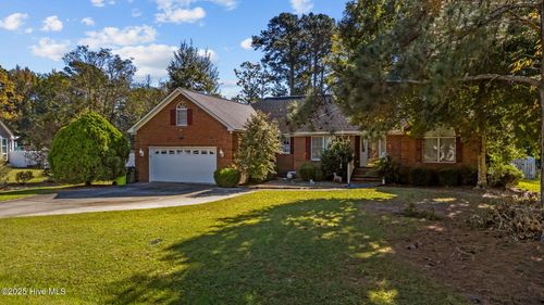 106 Hyde Ct, New Bern, NC, 28562-3724 | Card Image