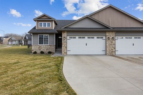 614 Hillside Dr, Tiffin, IA, 52340-8403 | Card Image