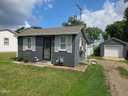 1908 E Rosser Ave, Bismarck, ND, 58501-4775 | Card Image