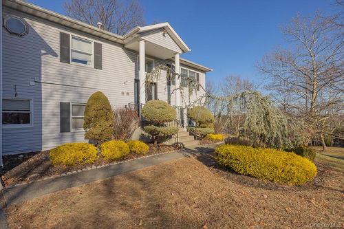 1 Joshua Ct, Monsey, NY, 10952-3640 | Card Image