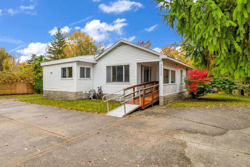 3515 Shreeve Ct, Burtchville, MI, 48059-4309 | Card Image