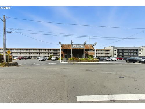 145 Nw Inlet Ave, Lincoln City, OR, 97367-3132 | Card Image
