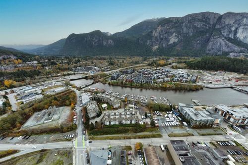301-1466 Pemberton Ave, Squamish, BC, V8B0K1 | Card Image