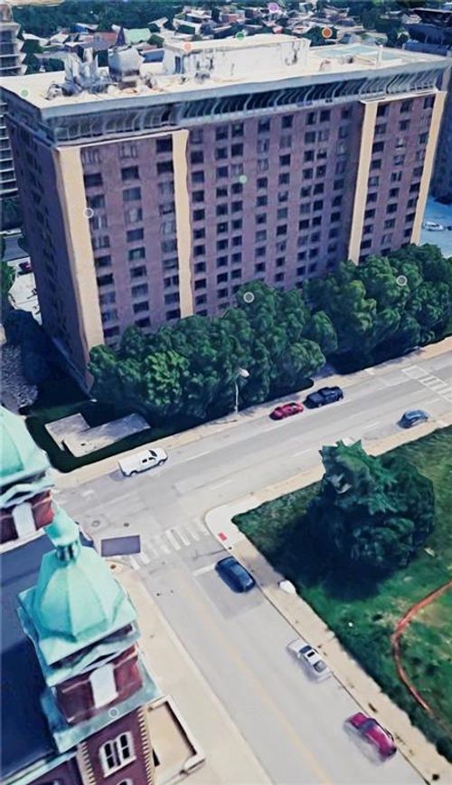 8q-600 E 8th St, Kansas City, MO, 64106-1621 | Card Image