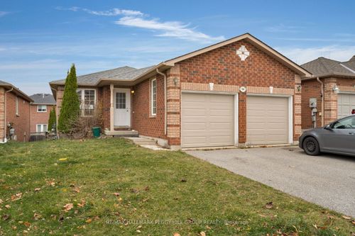 lower-194 Country Lane, Barrie, ON, L4N0W1 | Card Image