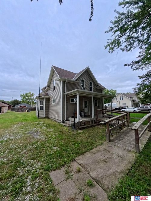 211 E 8th St, Stromsburg, NE, 68666-3000 | Card Image
