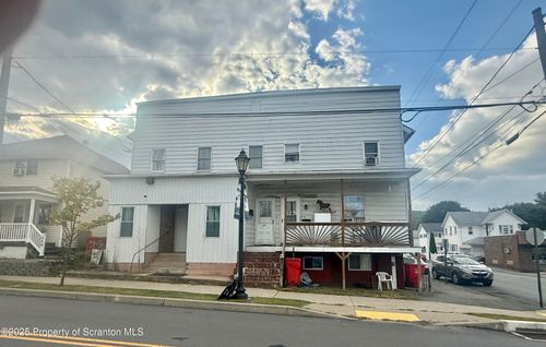 571 Washington Ave, Jermyn, PA, 18433-1610 | Card Image