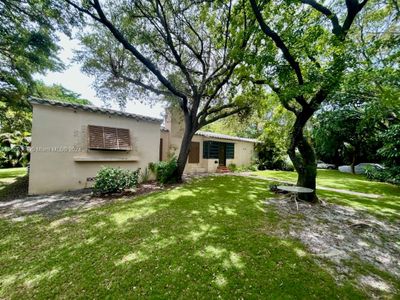 334 Ne 107th St, House other with 2 bedrooms, 1 bathrooms and null parking in Miami Shores FL | Image 2