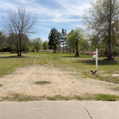445 Road 5242, Cleveland, TX, 77327-3688 | Card Image