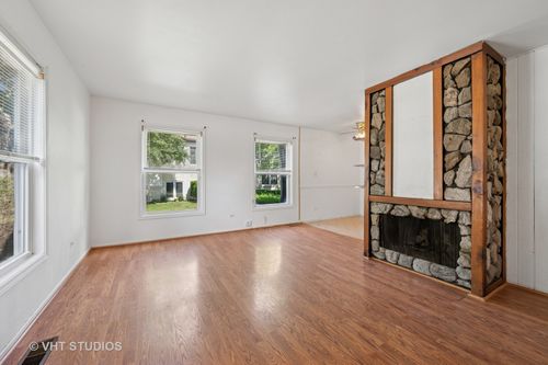 456 Inverrary Ln, Deerfield, IL, 60015-3604 | Card Image