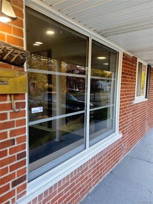 29477 Hazelwood St, Inkster, MI, 48141-1541 | Card Image