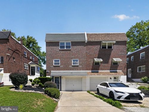 327 Nandina St, PHILADELPHIA, PA, 19116-3209 | Card Image
