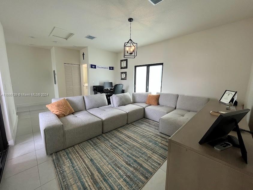83rd Pkwy, Doral, FL 33166
