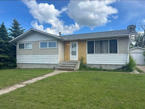 103 1 St N, Marwayne, AB, T0B2X0 | Card Image