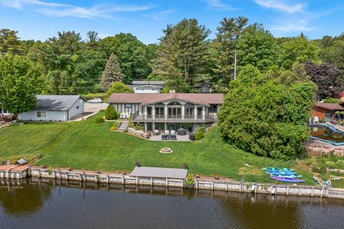 17882 Channel View Dr, Spring Lake, MI, 49456-1503 | Card Image