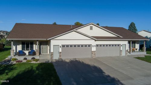 3100 Chisholm Trl, Bismarck, ND, 58503-0824 | Card Image