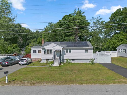 8 Haigh Ave, Salem, NH, 03079-4231 | Card Image