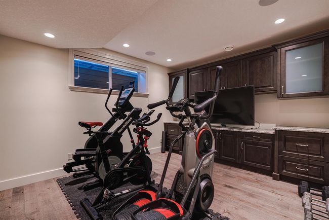 6440 Laurentian Way Sw, House detached with 4 bedrooms, 4 bathrooms and 6 parking in Calgary AB | Image 42