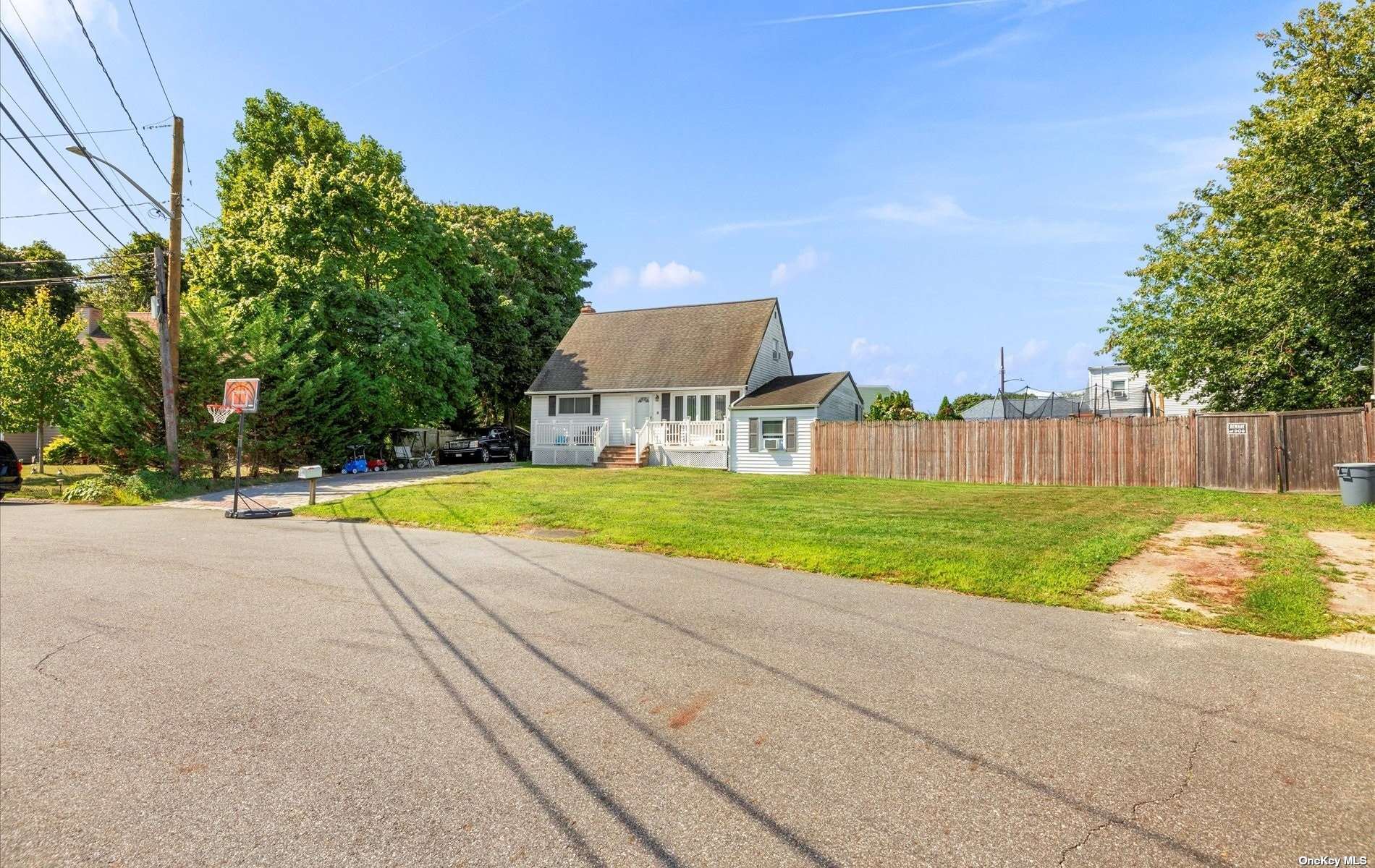 Kobb Blvd, Babylon, NY 11702