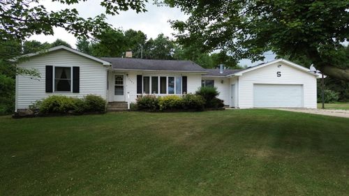 4085 N Cedar Lake Rd, Edmore, MI, 48829-8314 | Card Image