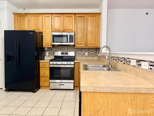 3033 Edward Stec Boulevard, Edison, NJ, 08837 | Card Image