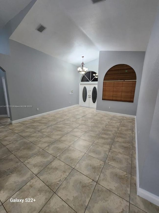 3187 Sw 143 Pl, House other with 5 bedrooms, 3 bathrooms and null parking in Miami FL | Image 3