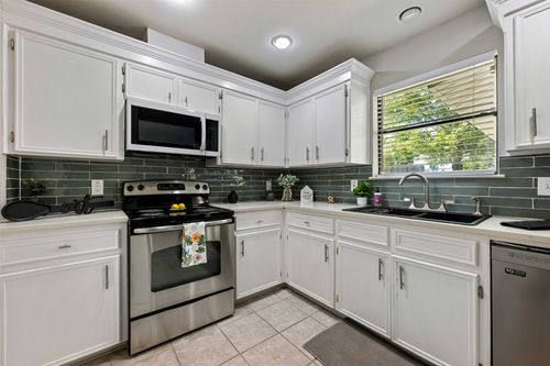 1301 Dove Haven Dr, Pflugerville, TX, 78660-4337 | Card Image