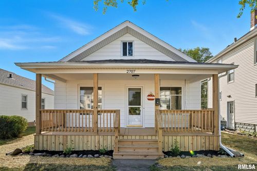 2707 Jackson Ave, Davenport, IA, 52802-2138 | Card Image