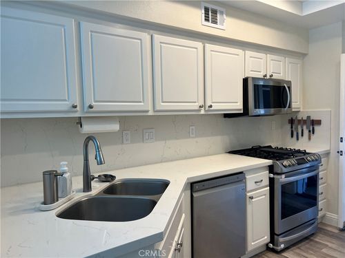 101 Carlsbad Ln, Aliso Viejo, CA, 92656-6046 | Card Image
