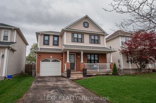 24 Lovell Cres, Brantford, ON, N3T6P3 | Card Image