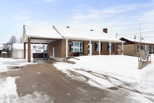 3294 Rue Des Grives, Bécancour, QC, G9H3Y9 | Card Image