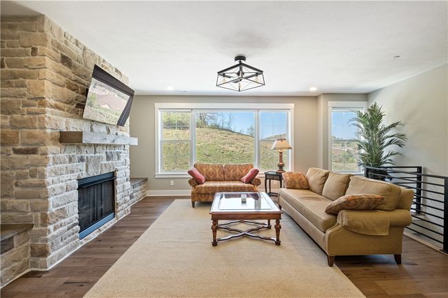 312 Highpointe Dr, Townhouse with 3 bedrooms, 4 bathrooms and 2 parking in Seven Fields PA | Image 5