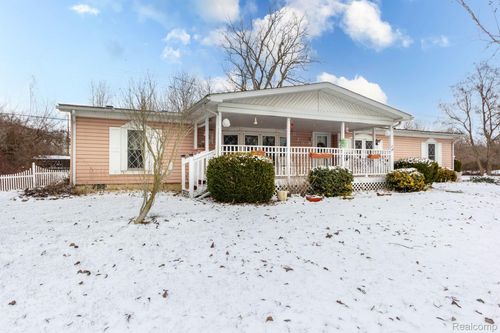 8200 Oakville Waltz Rd, Belleville, MI, 48111-9620 | Card Image