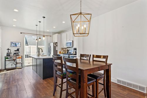 1056 Painted Horse Ln, Bluffdale, UT, 84065-7552 | Card Image