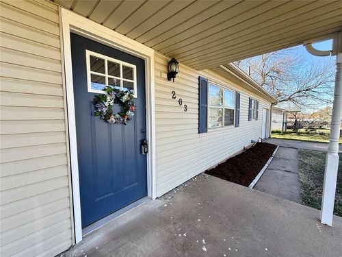 203 E Green St, Meeker, OK, 74855-9038 | Card Image