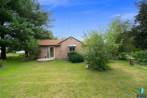 2000 E 29th St N Street N, Sioux Falls, SD, 57104 | Card Image