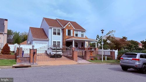 8905 Springview Rd, PHILADELPHIA, PA, 19115-3531 | Card Image