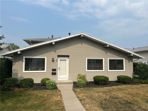 585 Eastbrooke Ln, Rochester, NY, 14618-5222 | Card Image