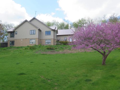 2565 143rd Ave, Decorah, IA, 52101-7326 | Card Image